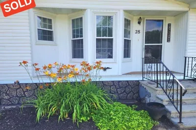 28 Rosewood Dr 1
