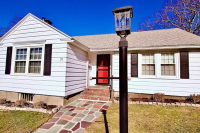 28 Bristol Ave 1