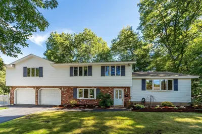 7 Gaywood Cir 1