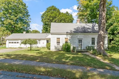 110 Maple St