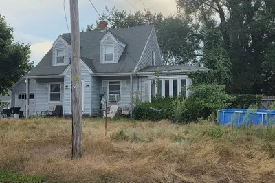 41 James Ave 1