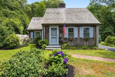 236 Sippewissett Rd 1