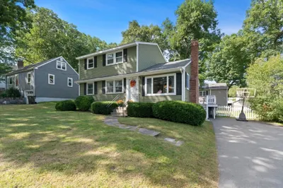 11 Lookout Avenue 1