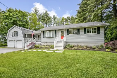 11 Holbrook St