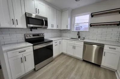 6 Harding Ave #3