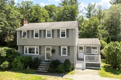 7 Susan Dr