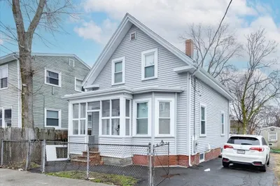10 High Rock St