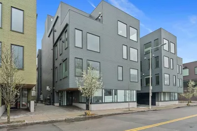515 E 1st St #8 1