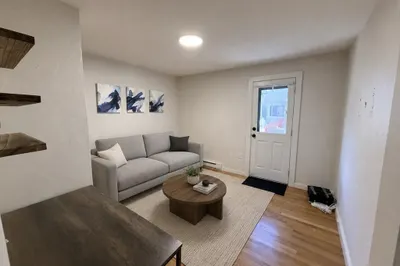 181 Bowen Street #1