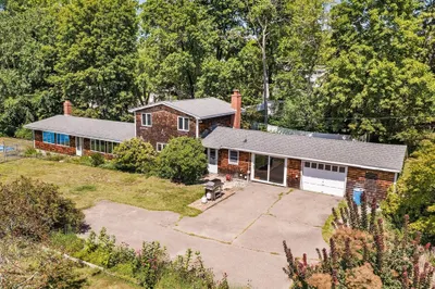 32 Cedar St 1