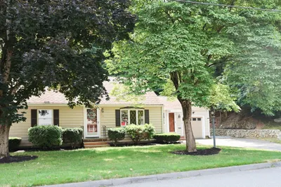 12 Forest St