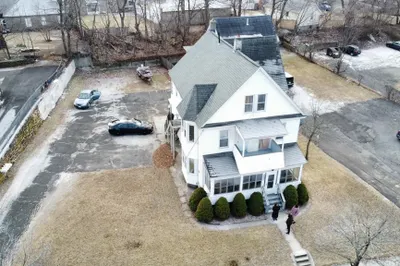 297 Main St 1