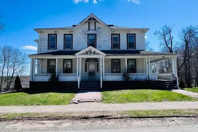 981 Main Street 1