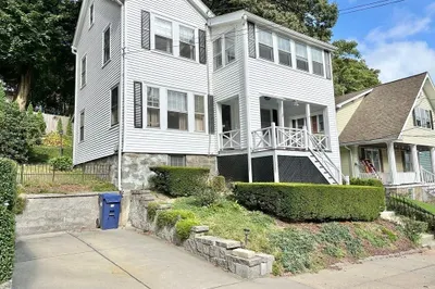 21 Upcrest Rd