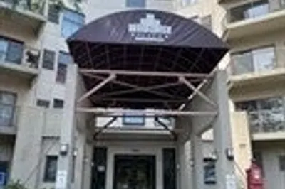 133 Commander Shea Blvd - Blvd #208