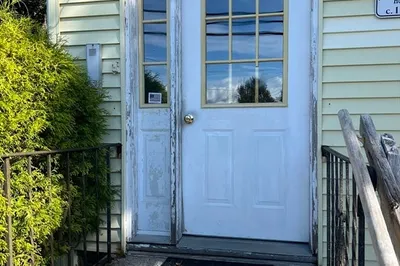 396 Bay Rd #3 1
