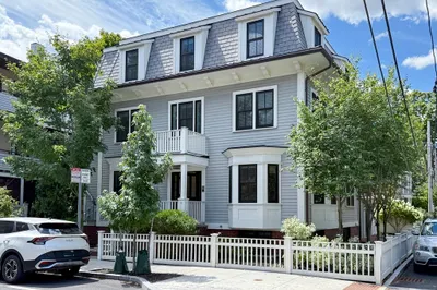 35 Willard St 1