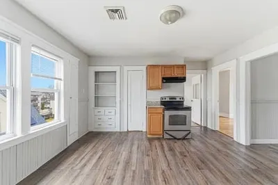 112 Harrison St #3