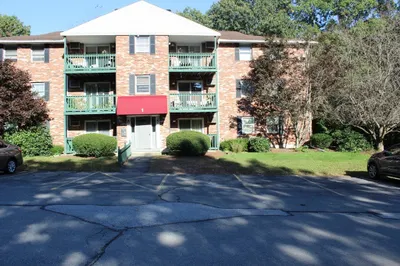 75 Huntoon Memorial Hwy #1-11