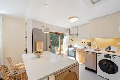 12 Chauncy Street #4 1