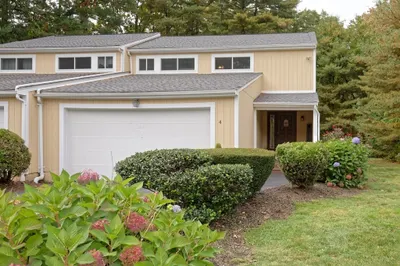 4 Tropeano Ct #4 1