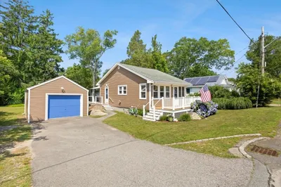 15 Buzzards Bay Ave