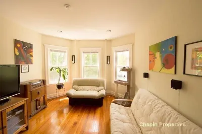 102 Franklin St #2