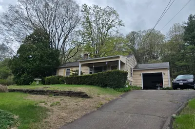242 Hendrick St