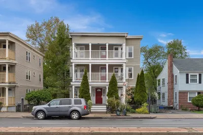 699 Hyde Park Ave #6 1
