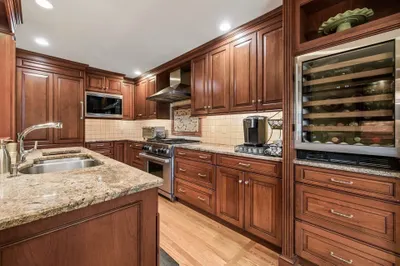 16 Hickory Hill #16 1