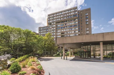 250 Hammond Pond Parkway #615N