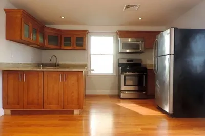 16 Carpenter St #3