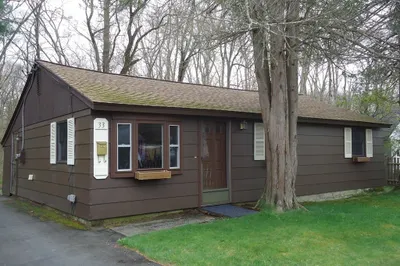 33 Candice St
