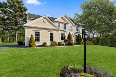 7 Rocklawn Road 1