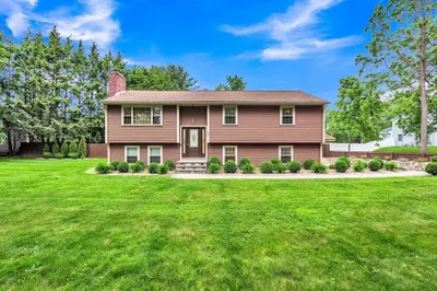251 Davis St 1