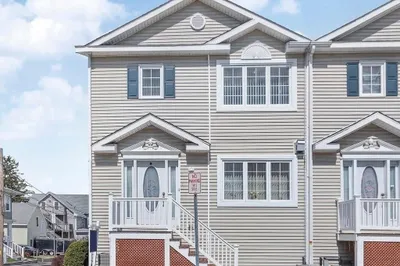 40 Myrtle Street #1
