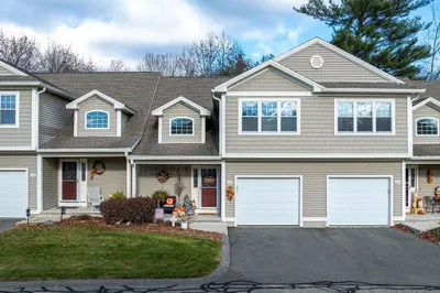 517 Ideal Ln #205 1