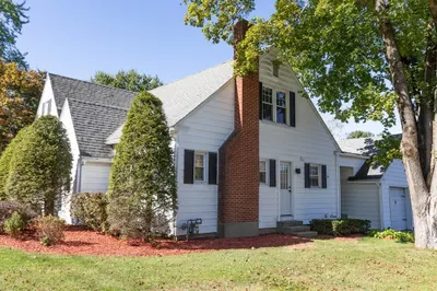 381 Williams St 1