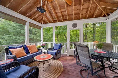 44 Ashwood Ave 1