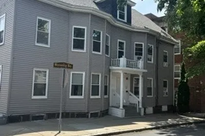 27 Salem Street #2L 1