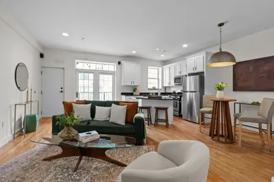 381 W Broadway #4 1