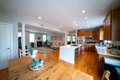 15 DimiCk St #C
