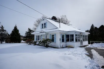 162-164 E Main St