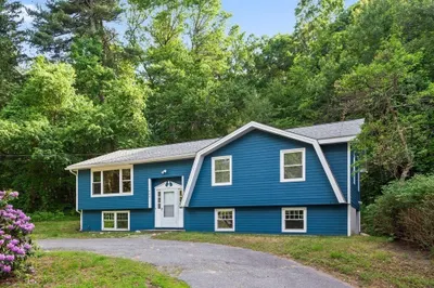 987 Wachusett St 1