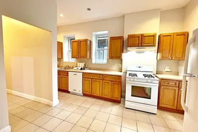 92 Webster St #1