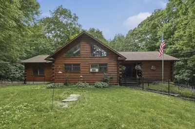 23 Lyman Barnes Road 1