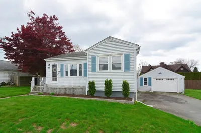 27 Rockdale St 1