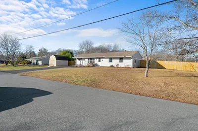 19 Lazywood Ln