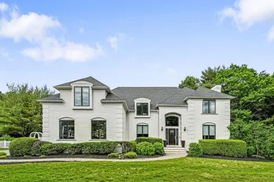 222 Country Club Way 1