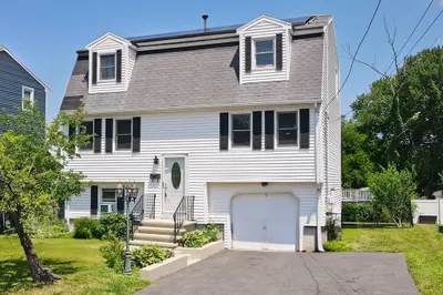 61 Rollins St
